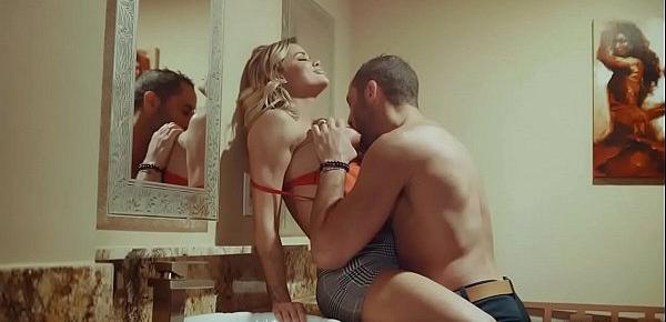  Lady boss Jessa Rhodes saw her secret lover in a local bar and started an awesome rough sex with him inside the bathroom.